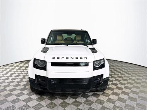 2025 Land Rover Defender 110 P400 X-Dynamic SE