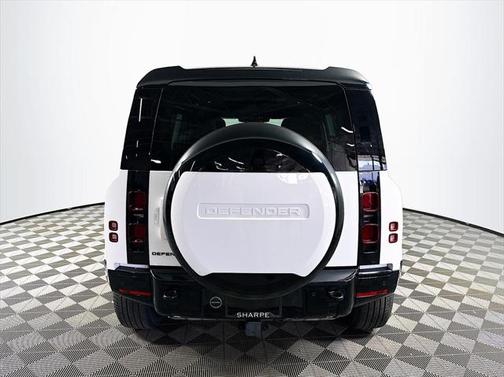 2025 Land Rover Defender 110 P400 X-Dynamic SE
