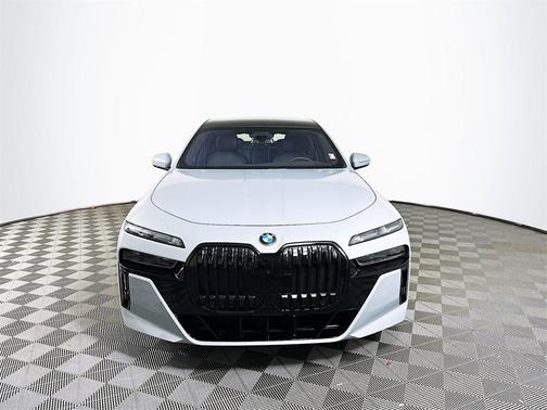 2023 BMW 760 i xDrive