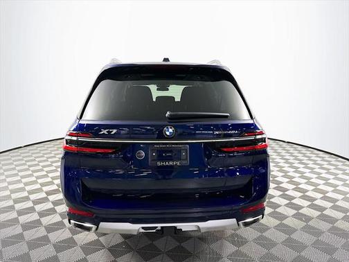 2025 BMW X7 xDrive40i