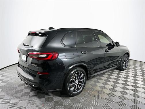 2023 BMW X5 M50i