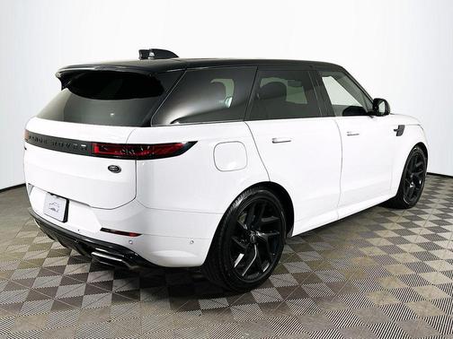 2023 Land Rover Range Rover Sport SE