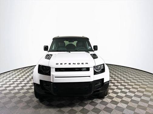 2025 Land Rover Defender 110 P400 X-Dynamic SE