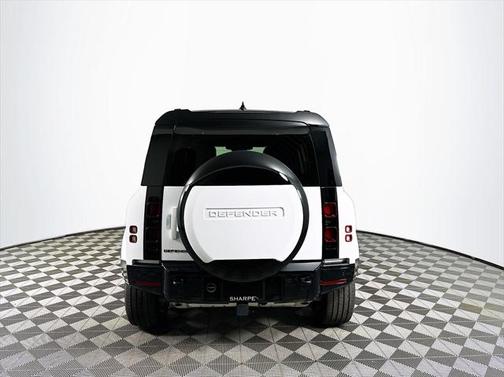 2025 Land Rover Defender 110 P400 X-Dynamic SE