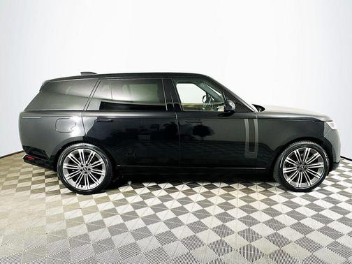 2023 Land Rover Range Rover P530 SE