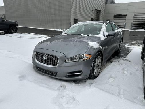 2011 Jaguar XJ Base