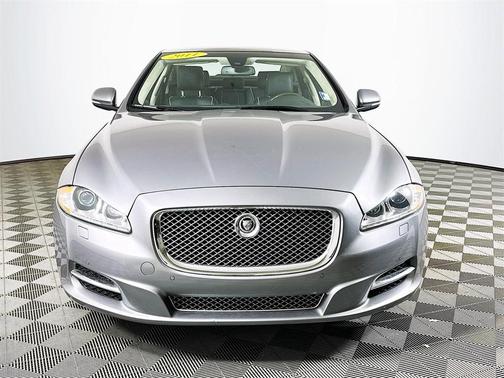 2011 Jaguar XJ Base