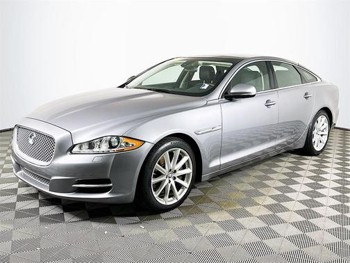 2011 Jaguar XJ Base