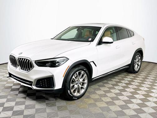Mineral White Metallic 2023 BMW X6 xDrive40i