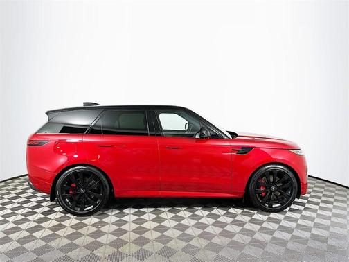 2025 Land Rover Range Rover Sport SE