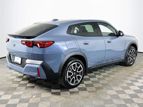 2025 BMW X2 xDrive28i