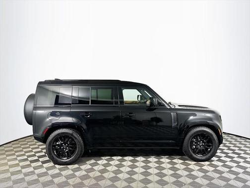 2024 Land Rover Defender X-Dynamic SE