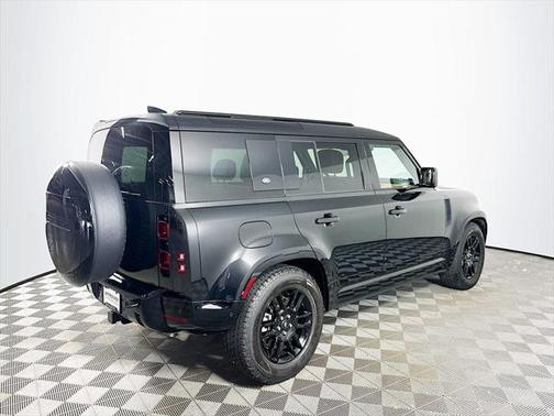 2024 Land Rover Defender X-Dynamic SE