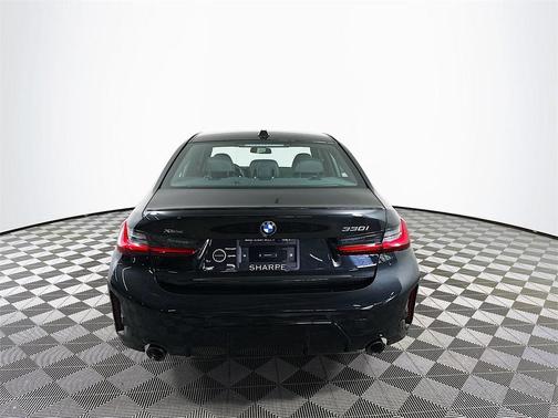 2025 BMW 330 i xDrive