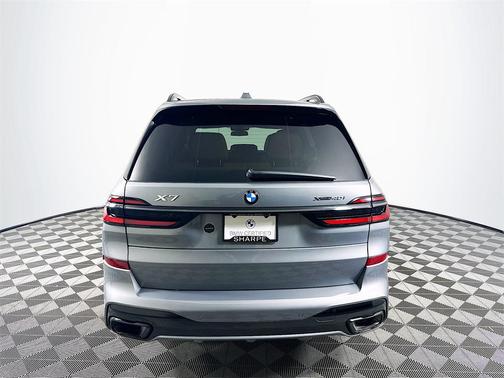 2025 BMW X7 xDrive40i