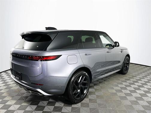 2025 Land Rover Range Rover Sport SE
