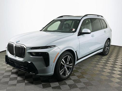 Brooklyn Grey Metallic 2025 BMW X7 xDrive40i