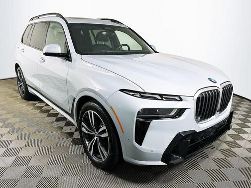 Brooklyn Grey Metallic 2025 BMW X7 xDrive40i