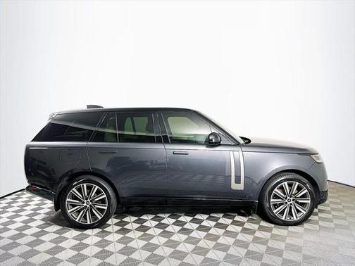 2023 Land Rover Range Rover P440e SE