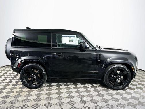 Santorini Black Metallic 2026 Land Rover Defender V8