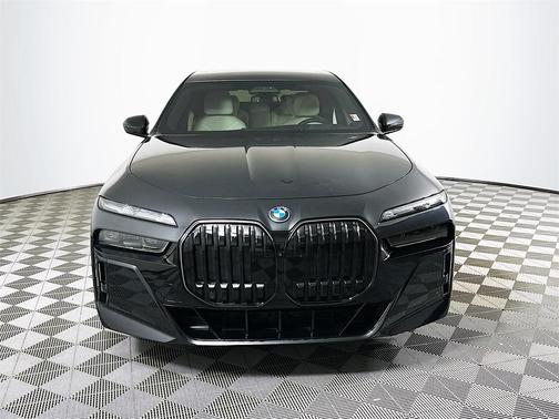 2025 BMW i7 xDrive60