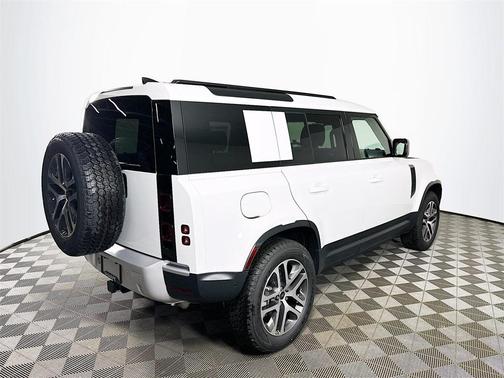 2025 Land Rover Defender 110 P400 S