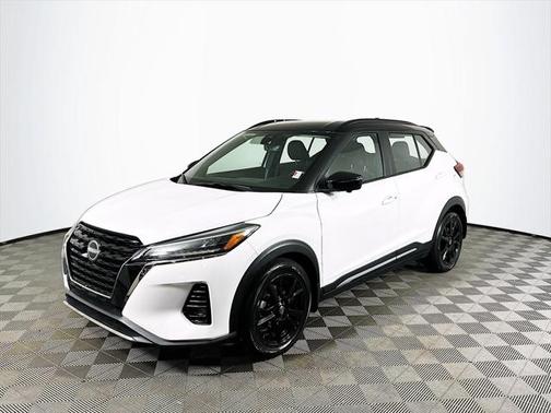 2023 Nissan Kicks SR