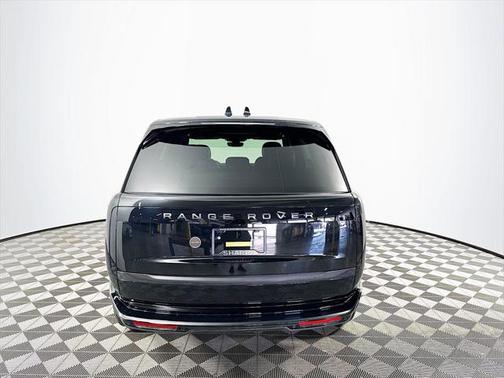 2025 Land Rover Range Rover P400 SE