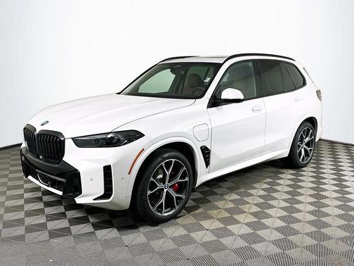 Mineral White Metallic 2026 BMW X5 PHEV xDrive50e
