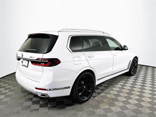 2025 BMW X7 xDrive40i