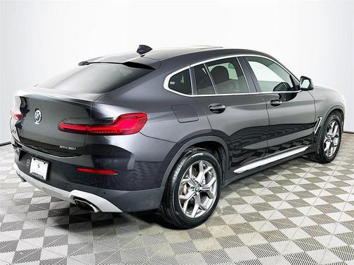 2024 BMW X4 xDrive30i