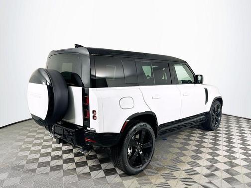 2025 Land Rover Defender 110 P500 X-Dynamic SE