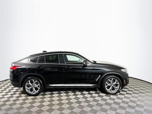 2024 BMW X4 xDrive30i