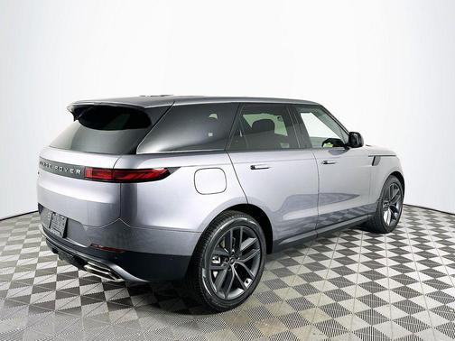 2025 Land Rover Range Rover Sport SE