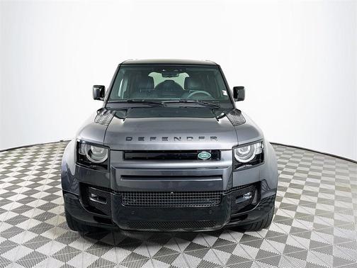2024 Land Rover Defender 110 V8