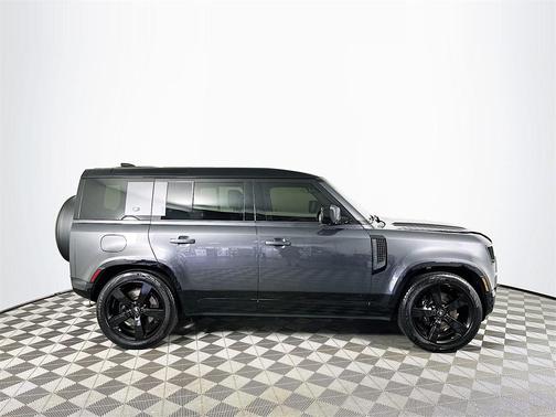 2024 Land Rover Defender 110 V8