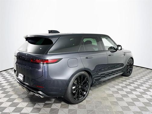 2025 Land Rover Range Rover Sport SE
