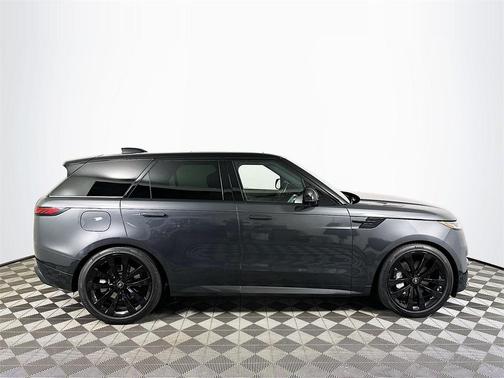 2025 Land Rover Range Rover Sport SE