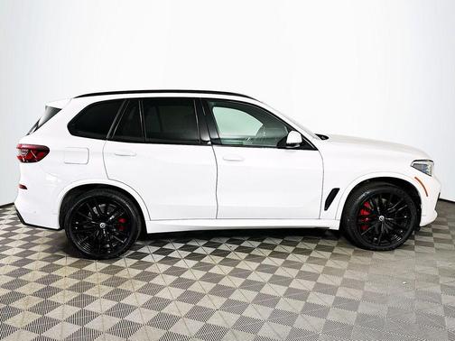 Alpine White 2022 BMW X5 M50i