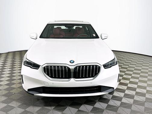 Mineral White Metallic 2026 BMW 540 xDrive