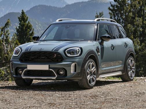 British Racing Green 2024 MINI Countryman Cooper S ALL4