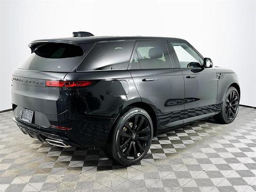 2025 Land Rover Range Rover Sport SE