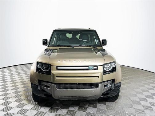 2025 Land Rover Defender 90 P400 X-Dynamic SE