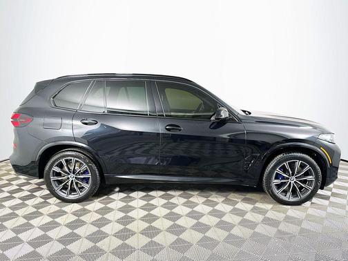 2025 BMW X5 M60i
