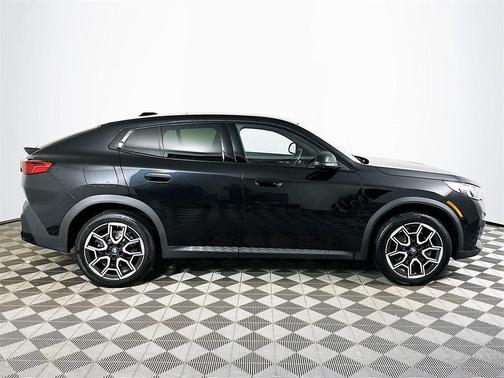 2025 BMW X2 xDrive28i