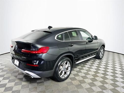 2025 BMW X4 xDrive30i