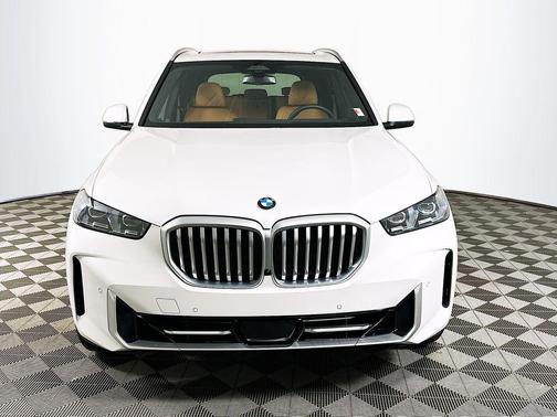 White Metallic 2026 BMW X5 xDrive40i