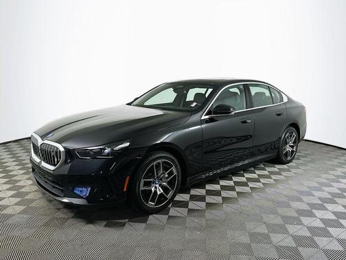 Black Sapphire Metallic 2024 BMW i5 eDrive40