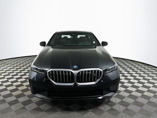 Black Sapphire Metallic 2024 BMW i5 eDrive40
