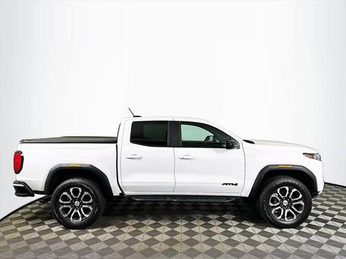 2024 GMC Canyon Base
